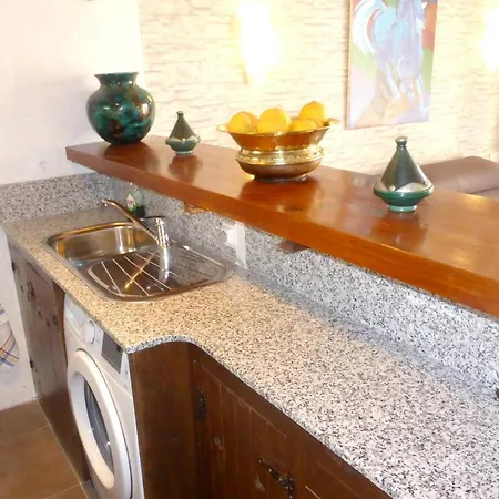 Appartement One Bedroom Appartement At Calp 20 M Away From The Beach With Sea View Enclosed Garden And Wifi *