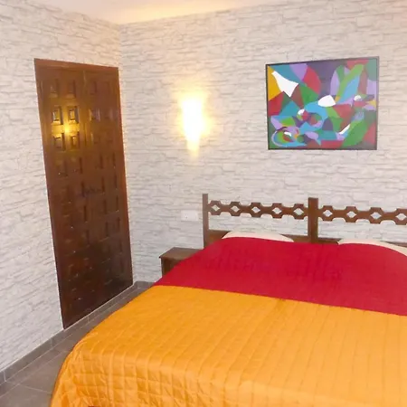 One Bedroom Appartement At Calp 20 M Away From The Beach With Sea View Enclosed Garden And Wifi *