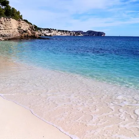 One Bedroom Appartement At Calp 20 M Away From The Beach With Sea View Enclosed Garden And Wifi