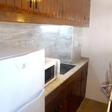 One Bedroom Appartement At Calp 20 M Away From The Beach With Sea View Enclosed Garden And Wifi شقة *