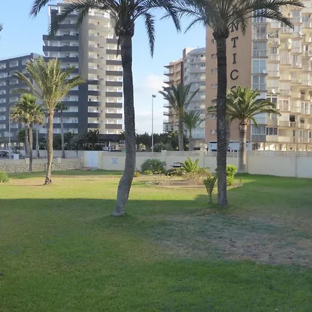 شقة One Bedroom Appartement At Calp 20 M Away From The Beach With Sea View Enclosed Garden And Wifi كاليبي